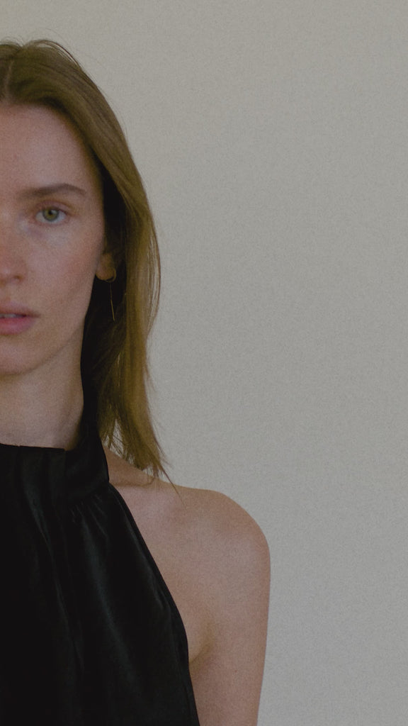 Zuzelia-M_Black_Video_1