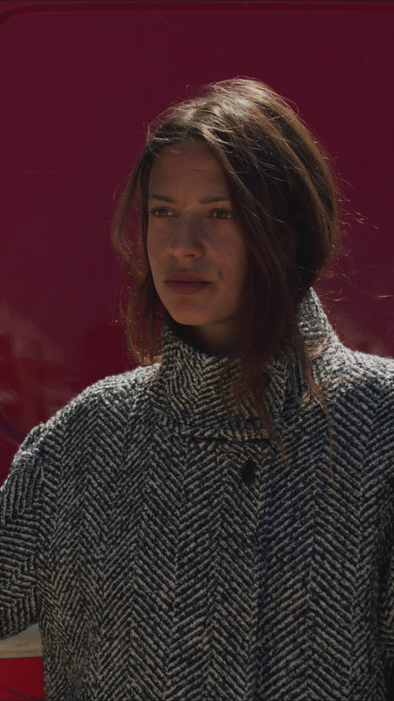 Makaia-M_Grey Herringbone_Video_1