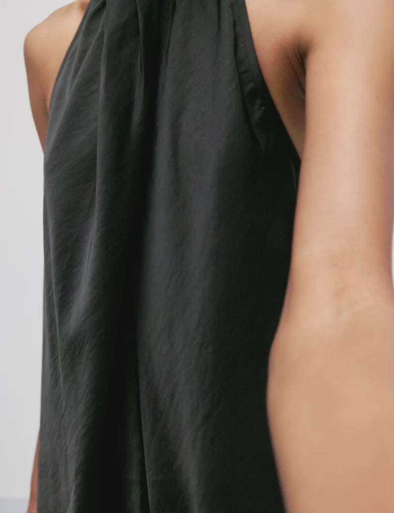 Zuzelia-M_Black_Video_0