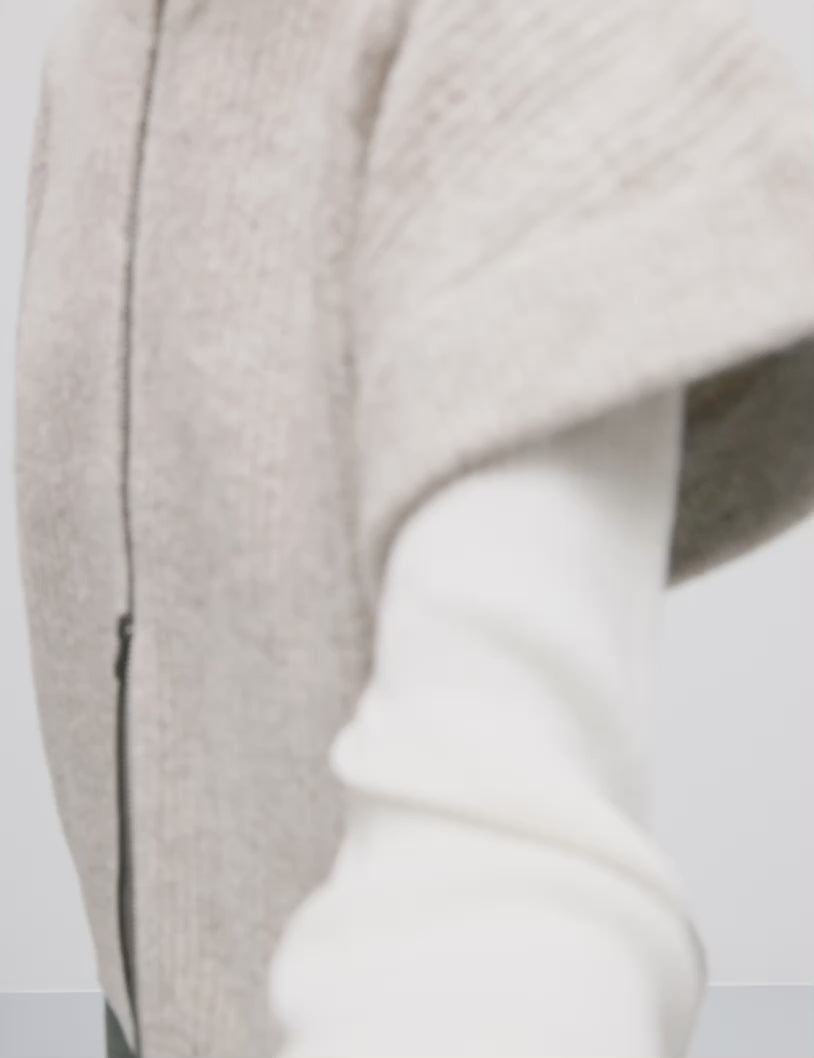 Roselina Short-M_Light Taupe Melange_Video_0