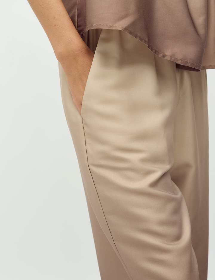 Asaka-M Hose - Braun