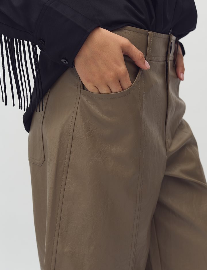 Lotti-M Shorts - Sand
